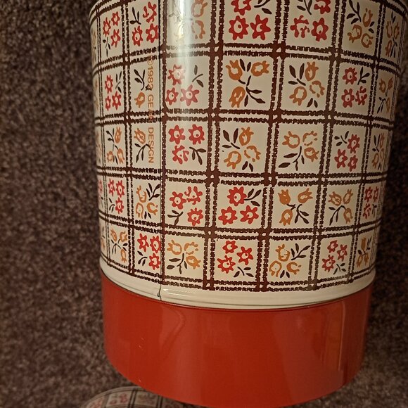 Vintage Japan Metal Nesting Canister Set of 4,Floral GHC Japan Red/Burnt Orange - Picture 6 of 13